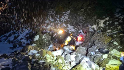 Otomobil şarampole yuvarlandı: 3 yaralı