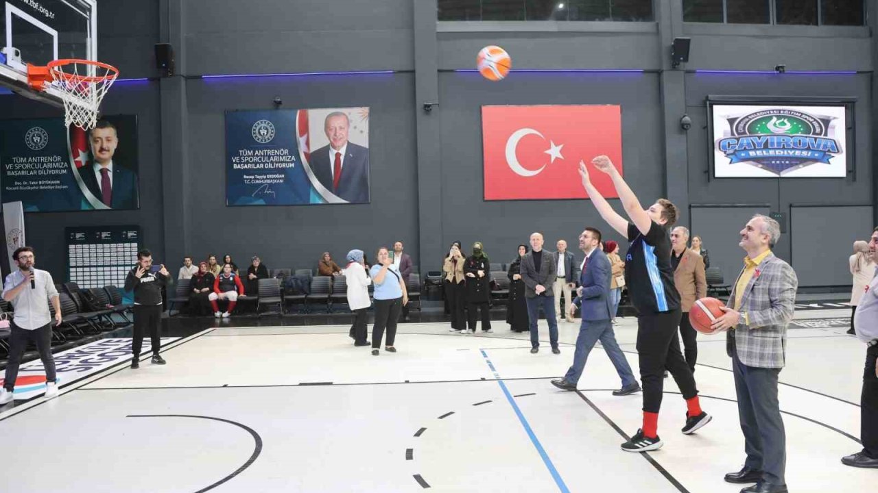 Özel bireyler ve basketbolcular potada buluştu