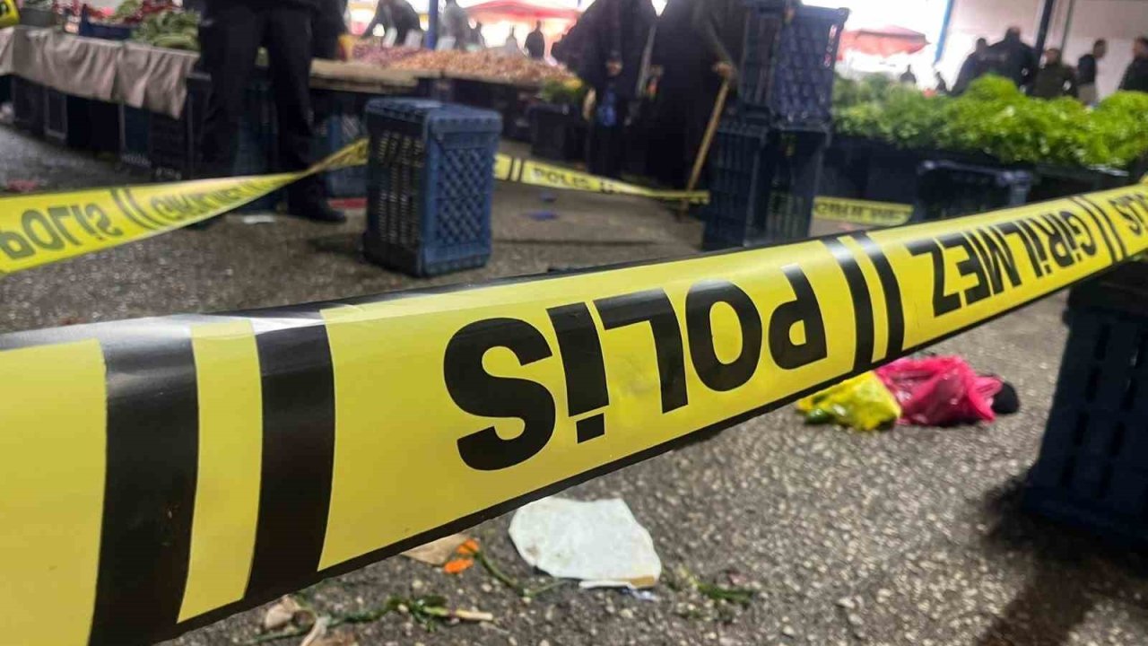 Pazarda bıçaklı yaralama