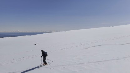 Polonyalı dağcılar Süphan Dağı’ndan kayakla indi
