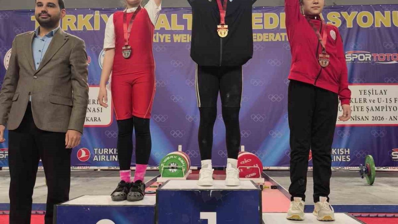 Pursaklar Belediyespor sporcusu Zümra Yurtseven, U15 Türkiye Halter Şampiyonası’nda şampiyonu oldu