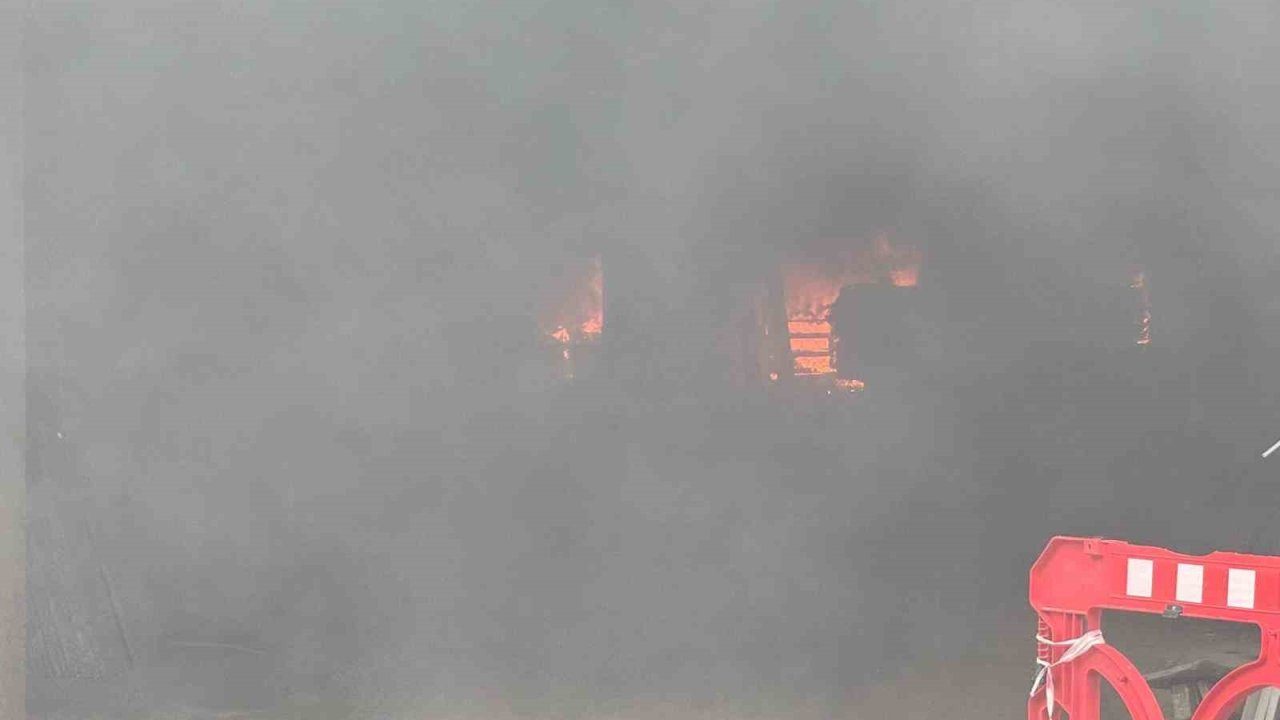 Rize’de inşaat alanında yangın