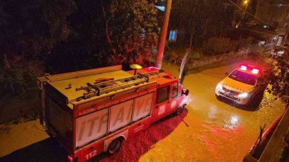 Sağanak sonrası Savrun Çayı taştı, Kadirli’de hayat durma noktasına geldi