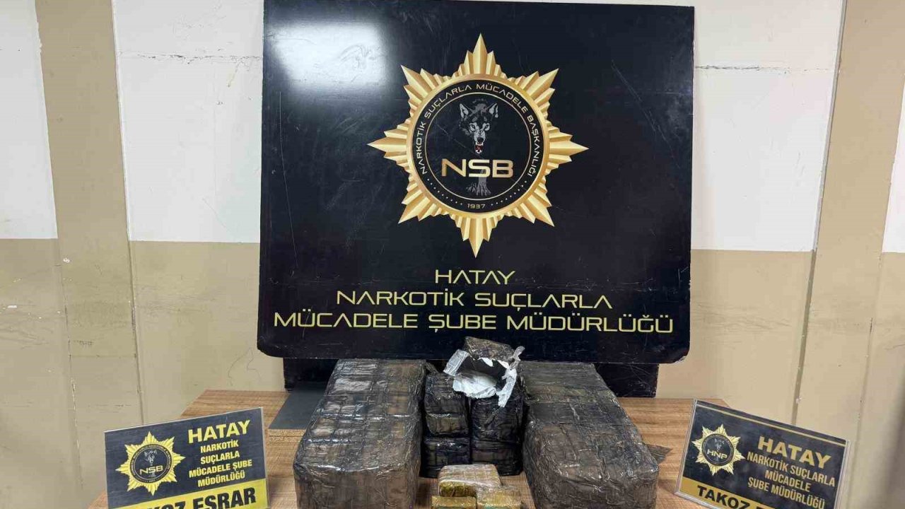 Sahile vuran çuvalın içinde 36 kilogram takoz esrar ele geçirildi