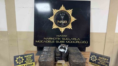 Sahile vuran çuvalın içinde 36 kilogram takoz esrar ele geçirildi