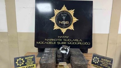 Sahile vuran çuvalın içinde 36 kilogram takoz esrar ele geçirildi