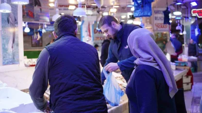 Sakarya’da sezonun son balıkları vatandaşla buluşuyor