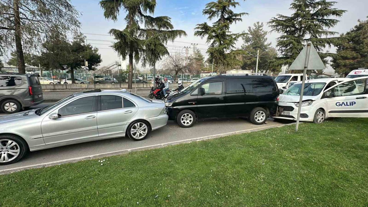 Samsun’da 4 araçlı zincirleme kaza: 3 yaralı