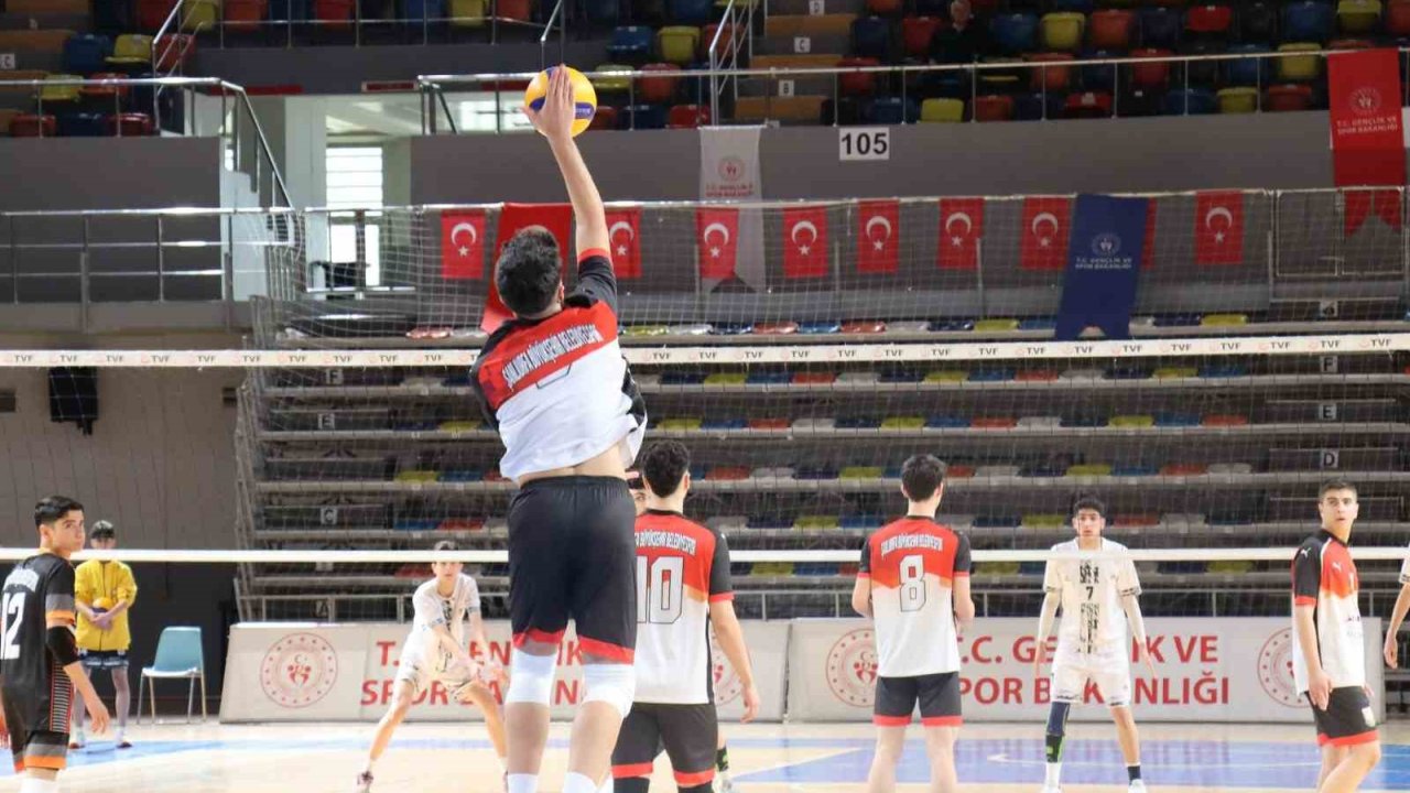Şanlıurfa Büyükşehir Belediyesi genç erkekler voleybol takımından filede ikinci galibiyet