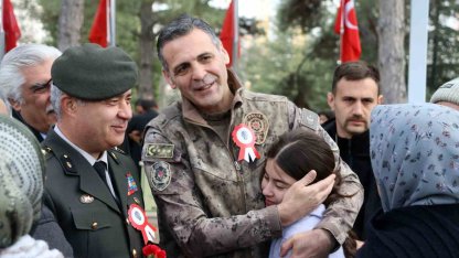 Şehit polisler mezarları başında anıldı