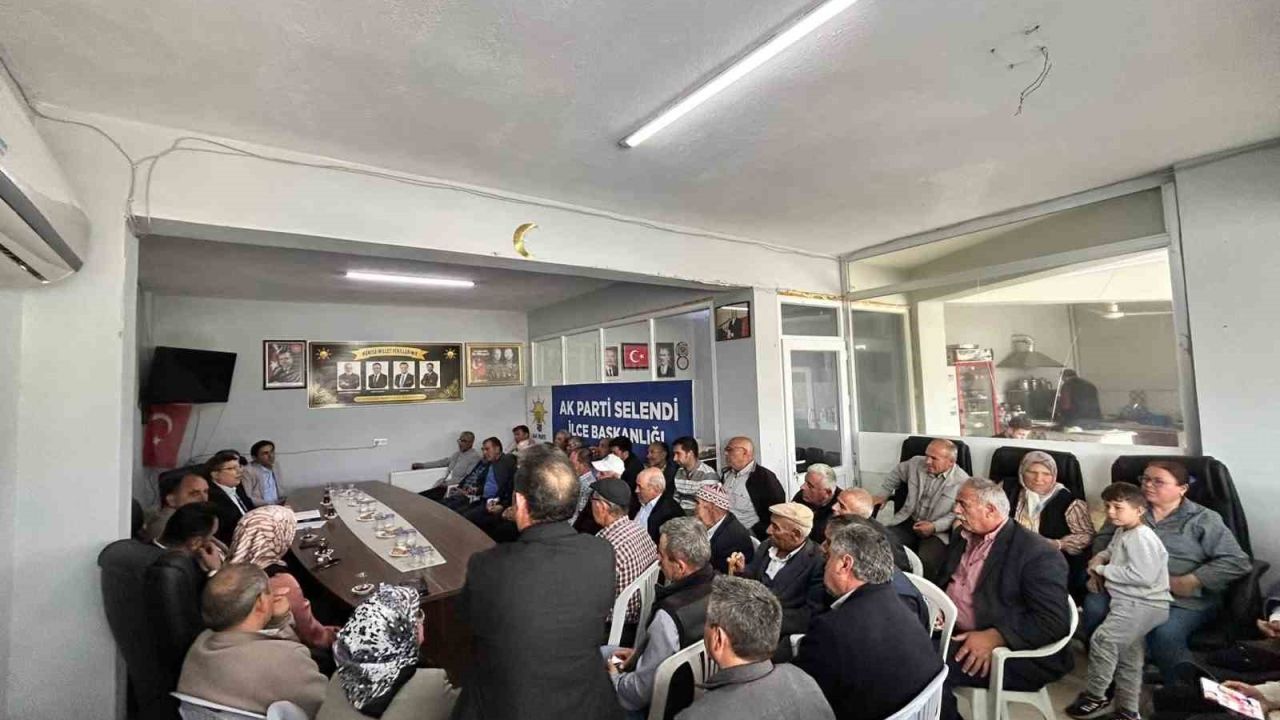 Selendi AK Parti’de mahalle başkanları toplandı