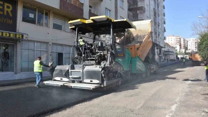 Siirt’te asfalt çalışmaları hız kesmeden devam ediyor