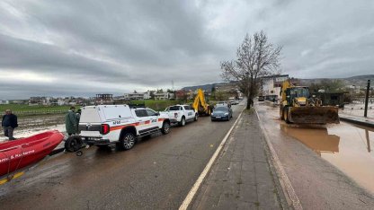 Siirt’te gece yağışı sele dönüştü, ev ve iş yerlerini su bastı