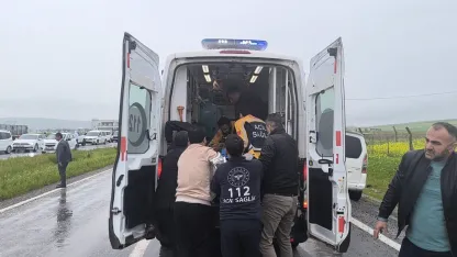 Siirt’te otomobil ile kamyonet çarpıştı: 2 ölü, 3 ağır yaralı