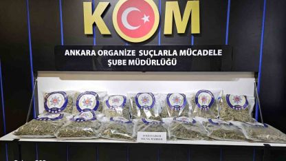 Silah kaçakçılığı ihbarında 25 kilogram uyuşturucu yakalandı