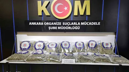 Silah kaçakçılığı ihbarında 25 kilogram uyuşturucu yakalandı
