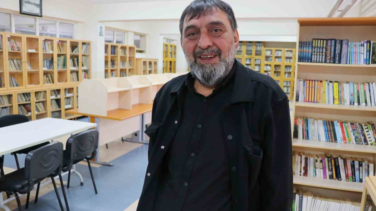 Sinema ve tiyatro oyuncusu Ahmet Yenilmez savaşta mezun veremeyen okulun öğrencileri ile buluştu