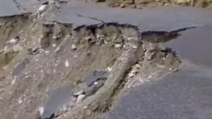 Sinop’ta heyelan: Grup yolu ulaşıma kapandı