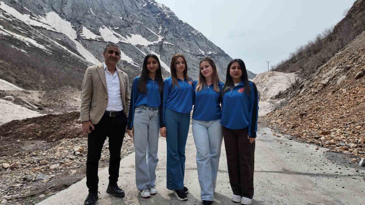 Şırnaklı köy çocuklarına anlamlı hediye