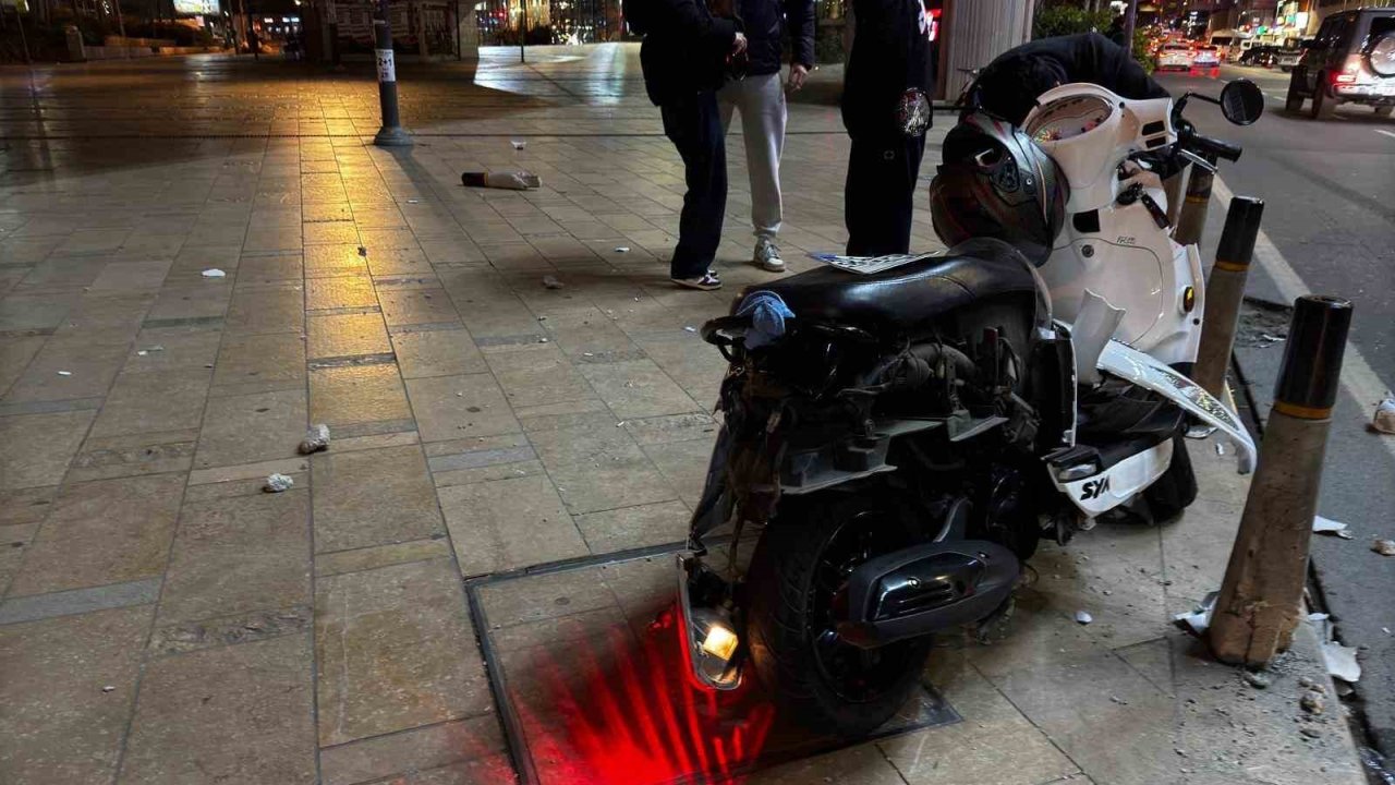 Şişli’de bir sürücü genç kıza çarpmamak için bariyerlere girdi