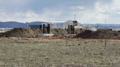 Sivas’ta beton kalıbına düşen genç işçi hayatını kaybetti