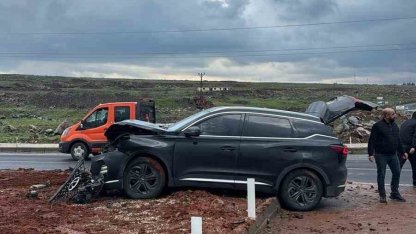 Siverek’te iki otomobil çarpıştı: 8 yaralı