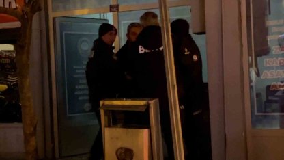 Sokak ortasında karısıyla kavga eden alkollü şahıs gözaltına alındı