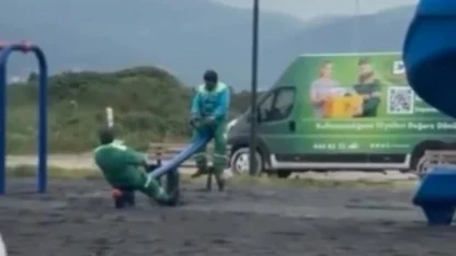 Tahteravalliye binen temizlik işçileri güldürdü