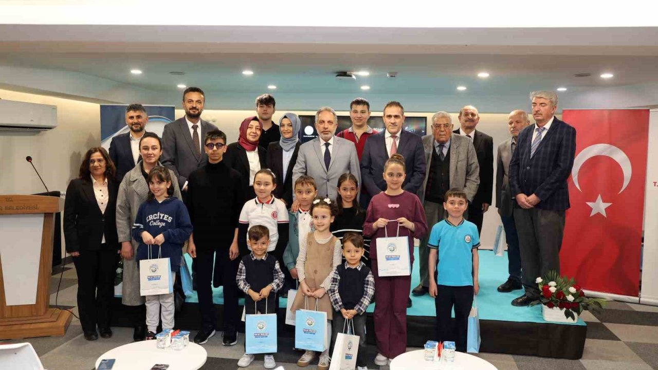 Talas’ta kitap kurtları ödüllendirildi