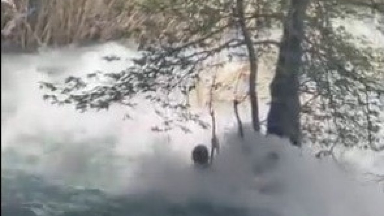 Tarsus’ta kayıp genç akıntıya böyle kapıldı: Son görüntüleri ortaya çıktı