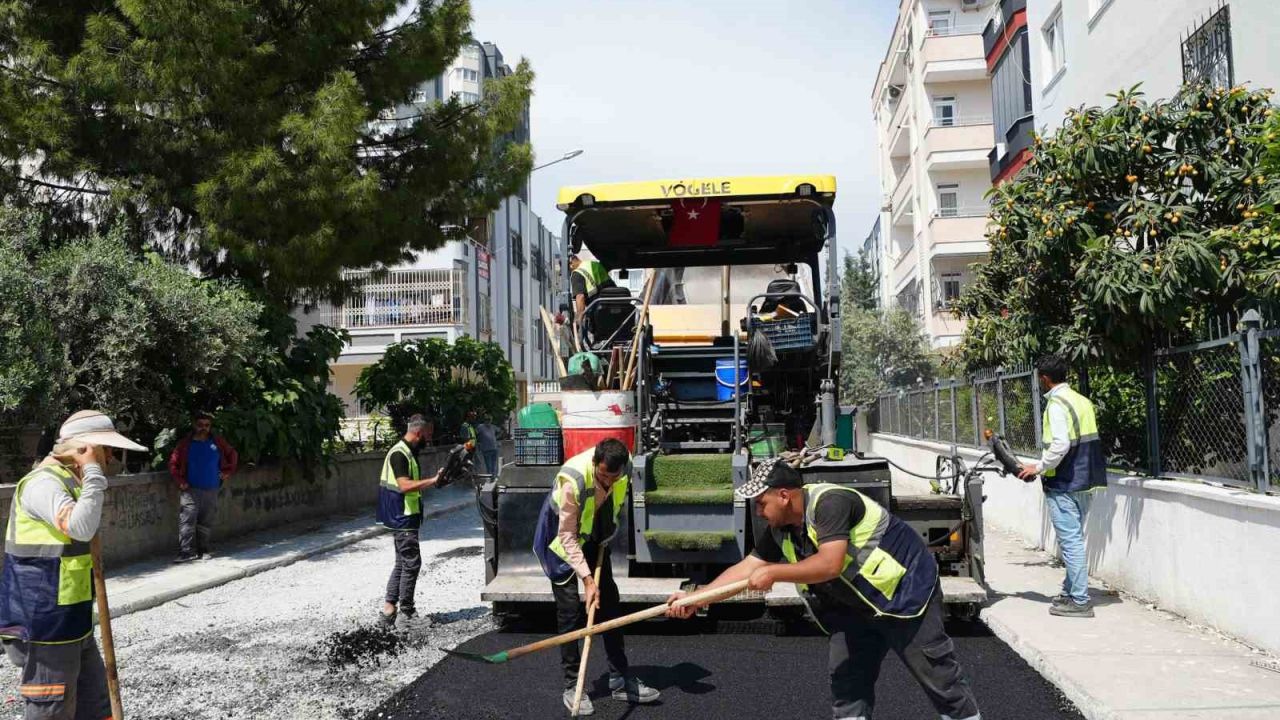 Tarsus’ta yol yenileme çalışmaları hız kesmiyor