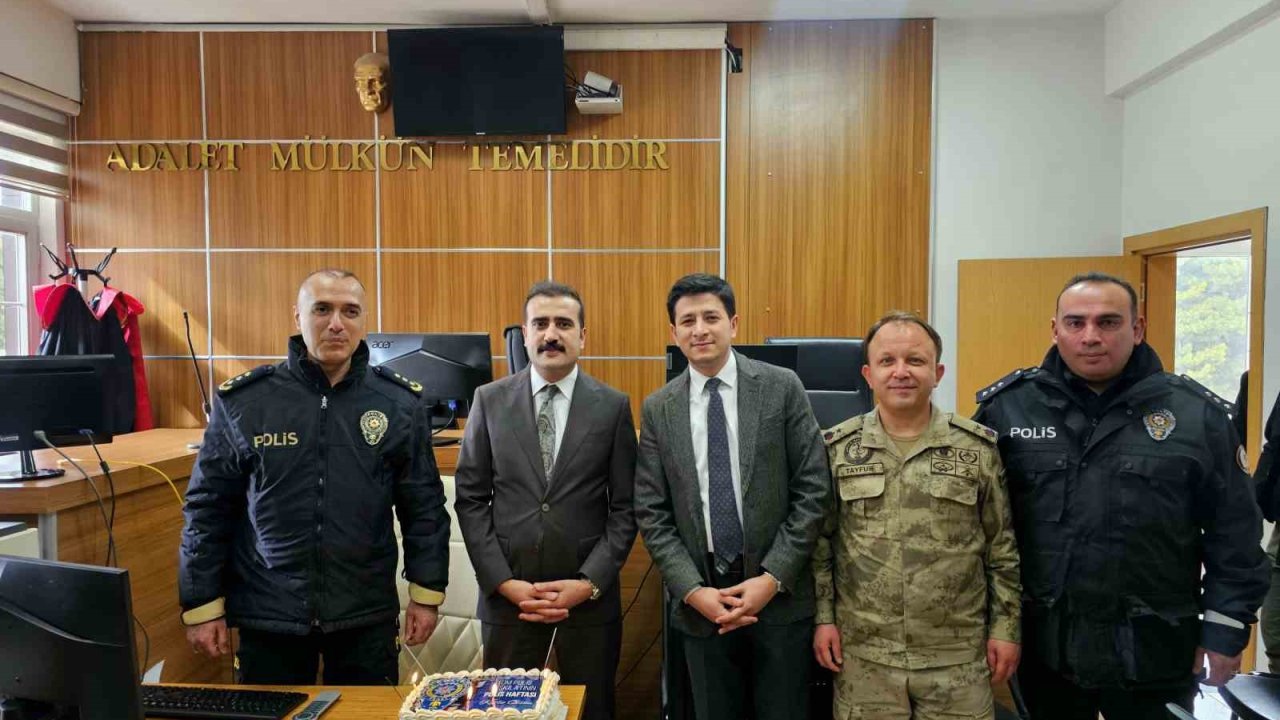 Tatvan Adliyesi’nde polislere sürpriz kutlama