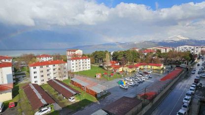 Tatvan’da gökkuşağı görsel şölen sundu