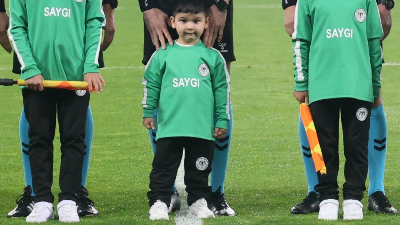 Tavaslı minik Mehmet için Konyaspor-Fenerbahçe maçının seremonisinde farkındalık oluşturuldu