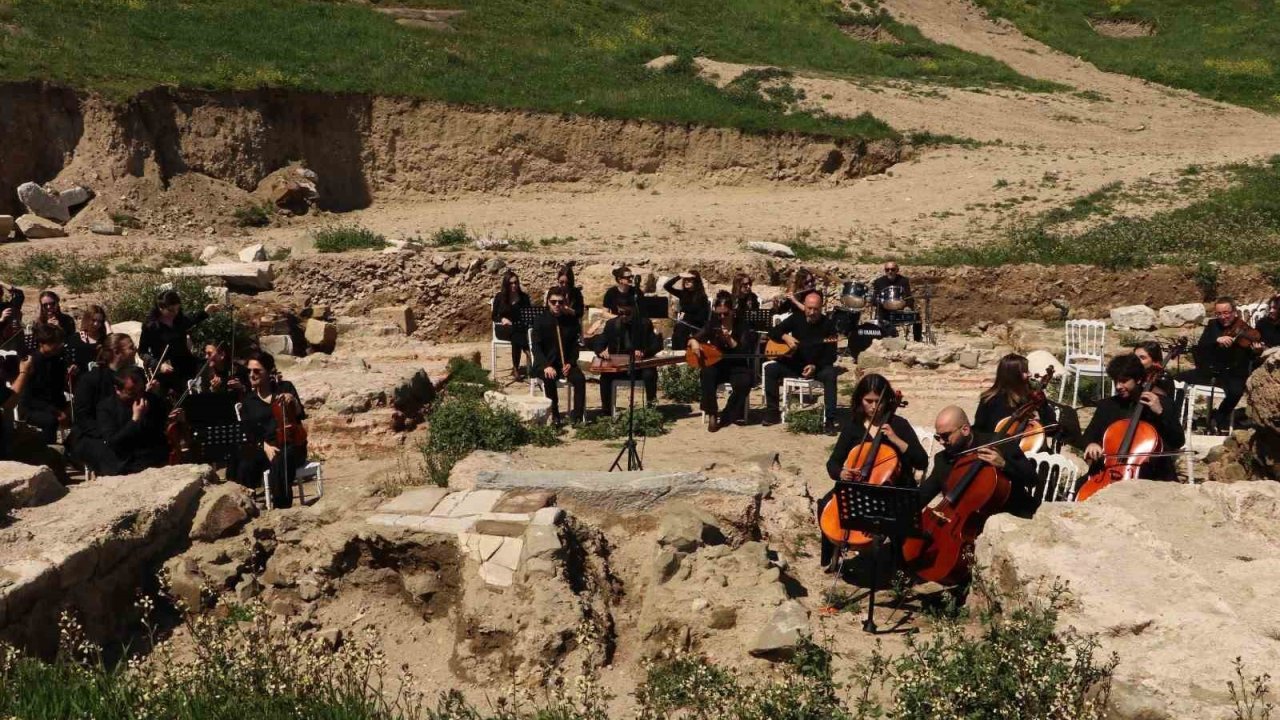 Tekirdağ’da Perinthos Tiyatrosu 2 bin yıl sonra yeniden sanatla buluştu