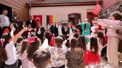 Tekirdağlı minikler Almanca öğrenerek 23 Nisan’ı kutladı