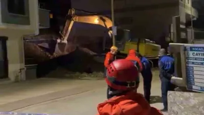 Temel kazısında toprak kaydı, çatırdama sesleri gelen 5 katlı bina boşaltıldı