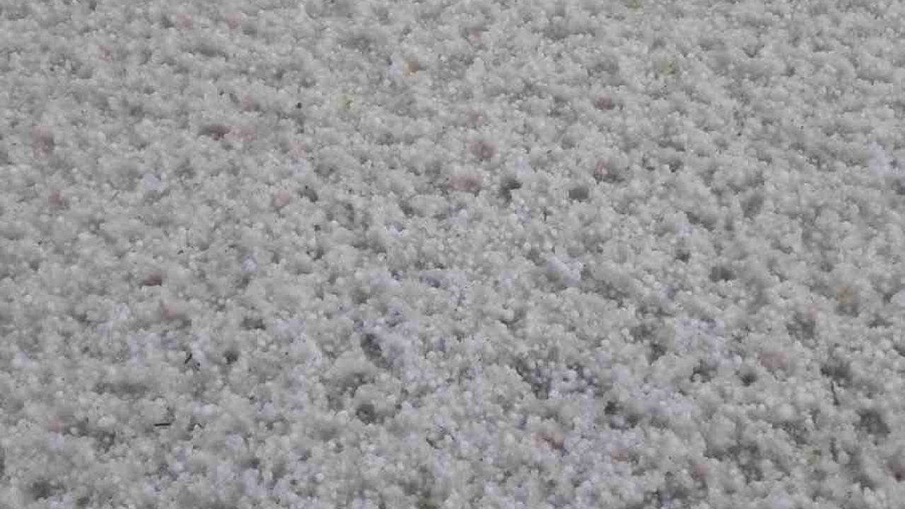 Tomarza’da dolu etkili oldu