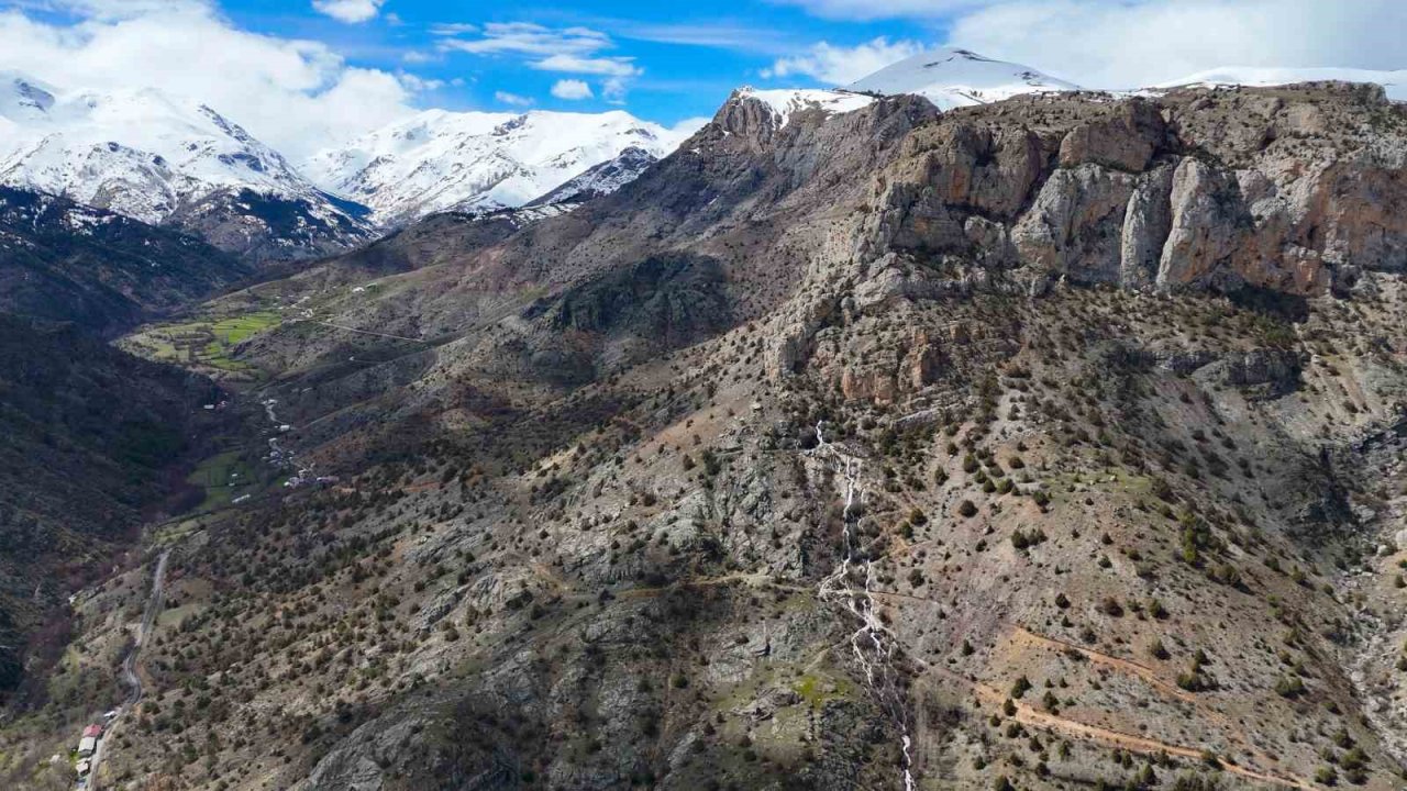 Torul’un gizemli su kaynakları: Gülaçar köyünde mevsimsel doğa olayı