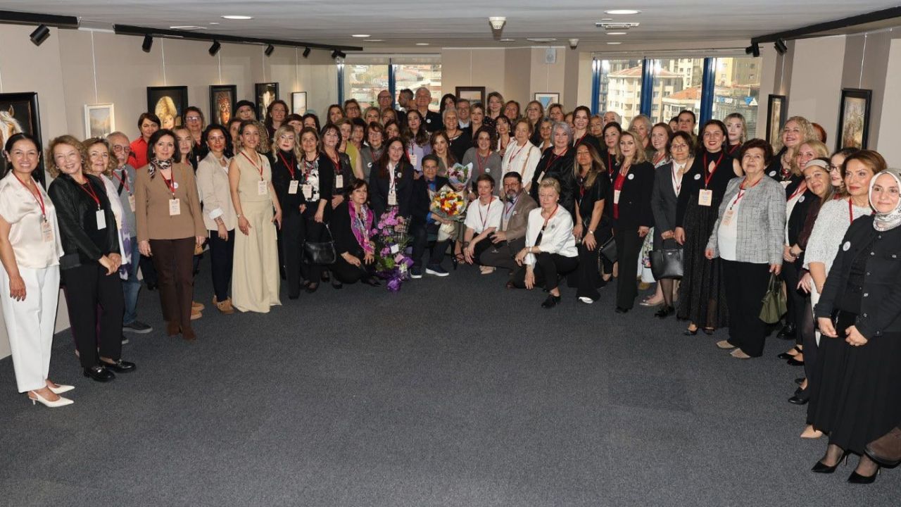 "Toz ve Işık" pastel sergisi kapılarını açtı