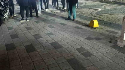 Trafiğe kapalı caddede motosiklet çocuğa çarptı