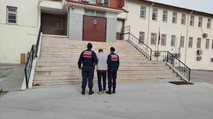 Trafik güvenliğini tehlikeye sokmaktan aranan şahıs yakalandı