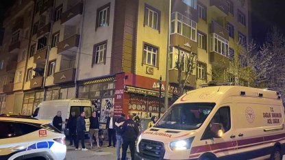 Trafikte garip olay: Taksiciye kızan yaya çılgına döndü
