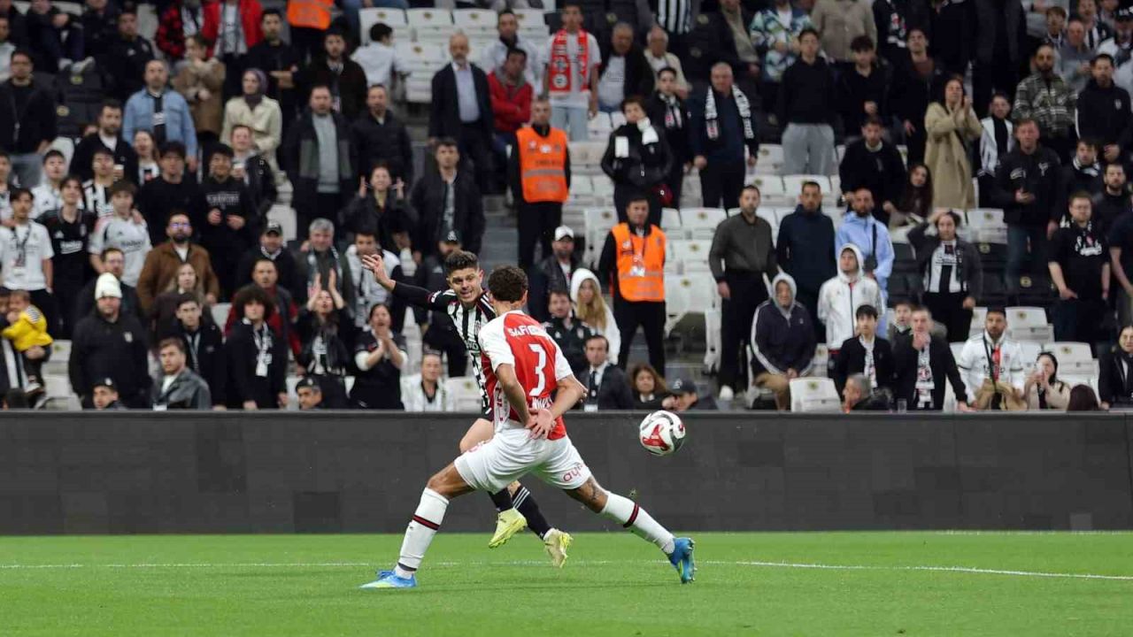 Trendyol Süper Lig: Beşiktaş: 0 - Fatih Karagümrük: 0 (Maç devam ediyor)