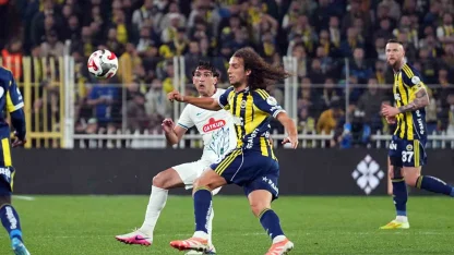 Trendyol Süper Lig: Fenerbahçe: 0 - Çaykur Rizespor: 0 (İlk yarı)