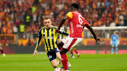 Trendyol Süper Lig: Galatasaray: 1 - Fenerbahçe: 0 (İlk yarı)