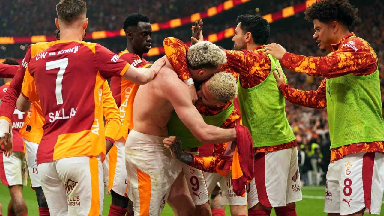 Trendyol Süper Lig: Galatasaray: 3 - Fenerbahçe: 0 (Maç sonucu)
