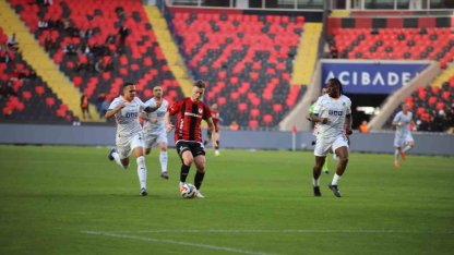 Trendyol Süper Lig: Gaziantep FK: 0 - Corendon Alanyaspor: 1 (İlk yarı)