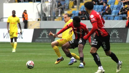 Trendyol Süper Lig: Gençlerbirliği: 0 - Göztepe: 1 (ilk yarı)
