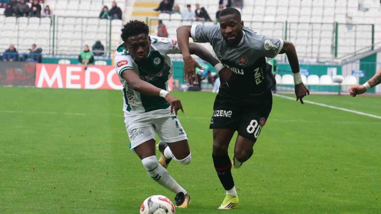 Trendyol Süper Lig: Konyaspor: 2 - Fatih Karagümrük: 0 (İlk yarı)